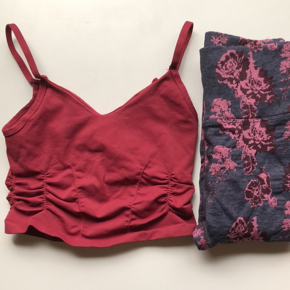 Brand New 2 item bundle Extra Small Free People Good Karma Leggings&Sports Bra💖